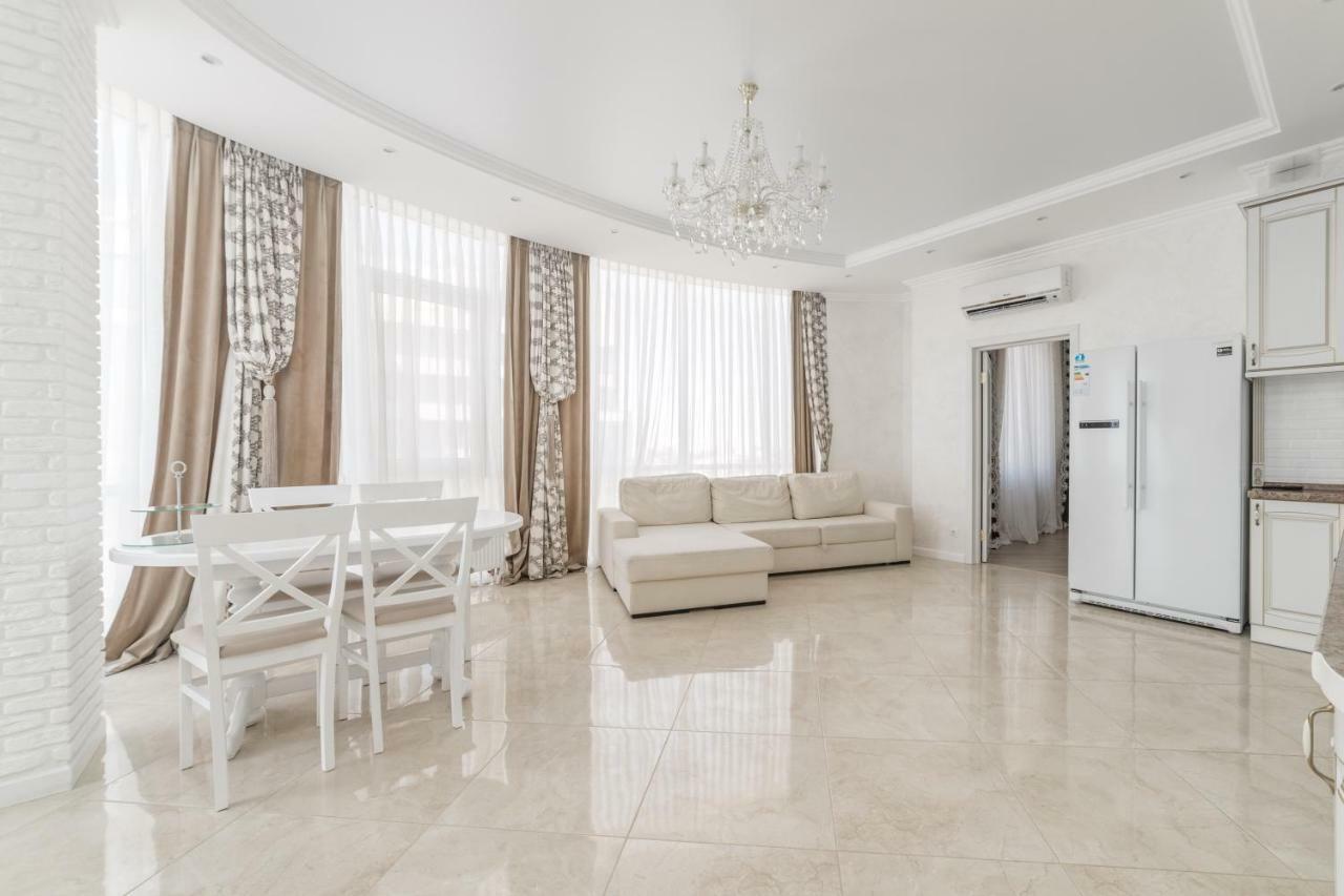 Vip Level Sea View Apartment Одеса Екстер'єр фото